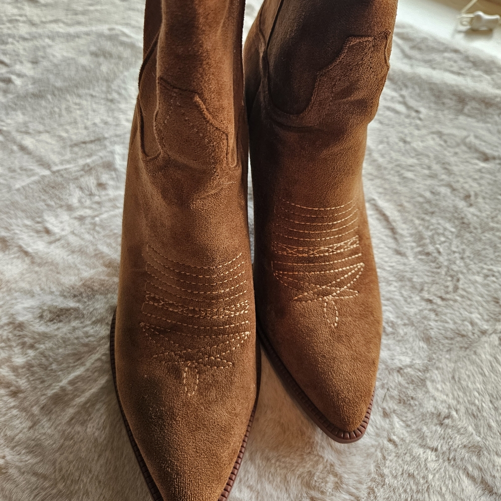 Brown Suede Western Boots - Picture 2 of 7
